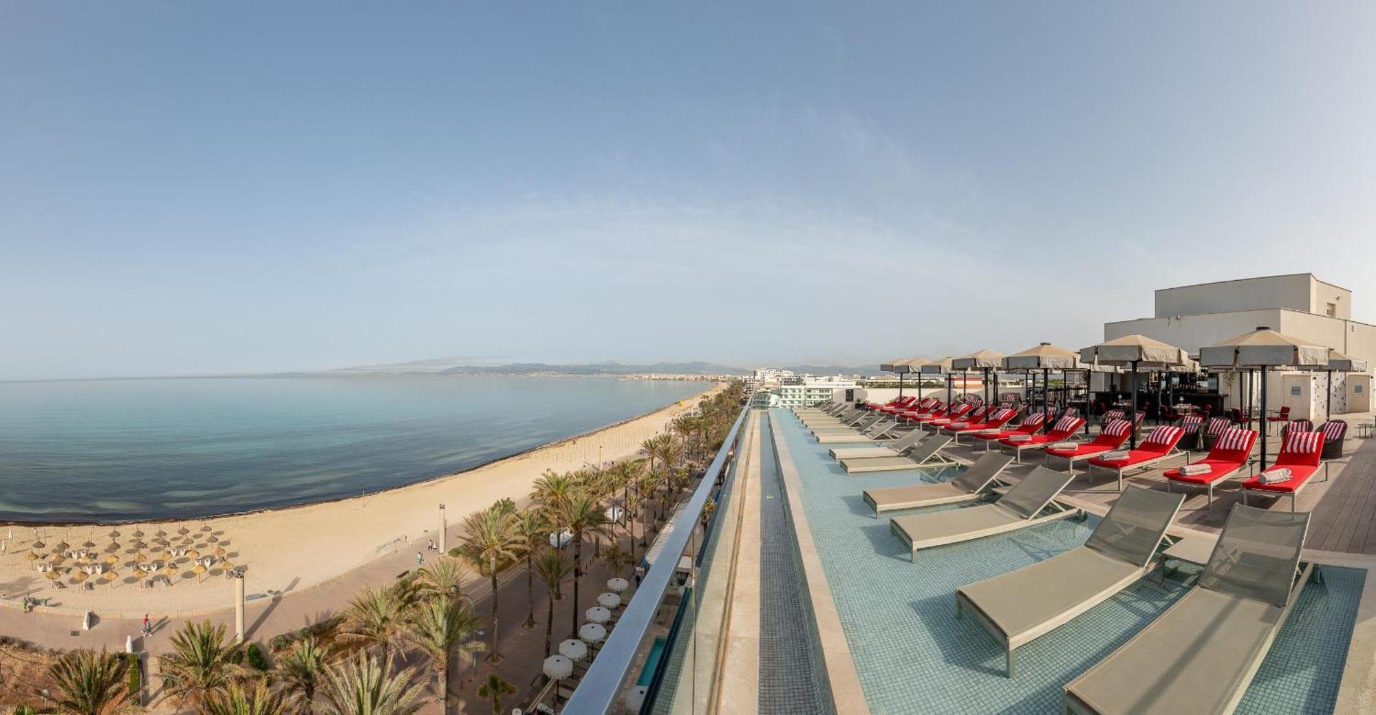 加伦达纯盐酒店 - 仅限成人 帕尔马海滩 外观 照片 The rooftop pool at the Sheraton Jumeirah